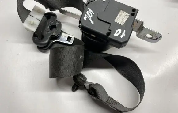 Jaguar S-Type Front seatbelt 8263071081379