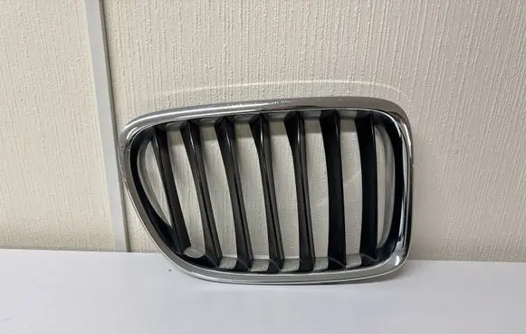 BMW X1 E84 Front bumper upper radiator grill 51112993306 2993306