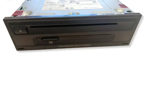 Volkswagen Passat Alltrack Radio/CD/DVD/GPS head unit 3Q0035824A