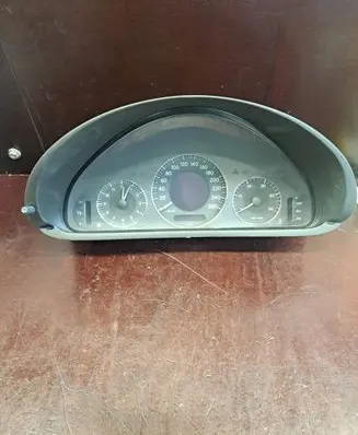 Mercedes-Benz CLK A209 C209 Speedometer (instrument cluster) A2095404211 1100801402