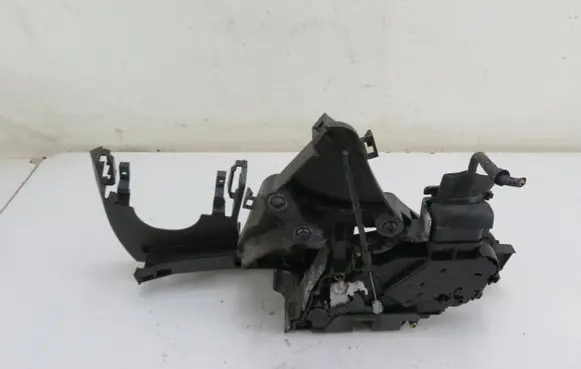 Volvo S40 Front door lock 30699786