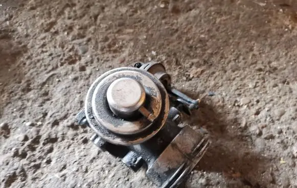 Ford Galaxy EGR valve 038131501AL