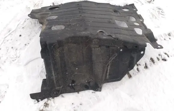 Nissan Primera Engine splash shield/under tray