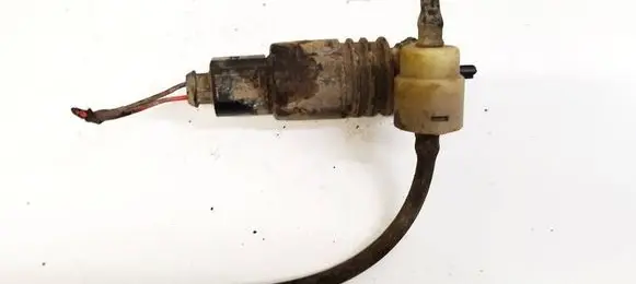 Mitsubishi Outlander Windscreen/windshield washer pump 3043125