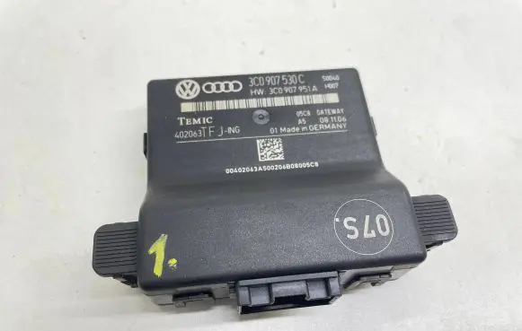Volkswagen PASSAT B6 Gateway control module 3C0907530C 3C0907951A