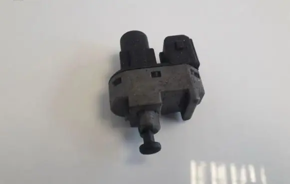 Ford Mondeo Mk III Brake pedal sensor switch 1s7t13480aa 1s7t-13480-aa