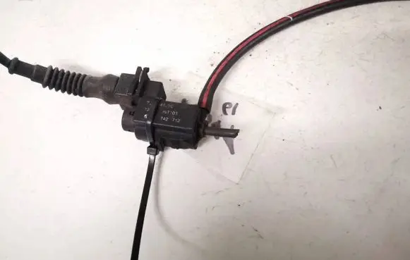 BMW 5 E39 Turbo solenoid valve 1742712