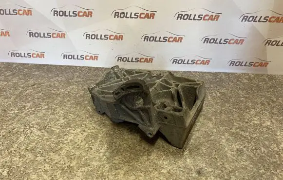 Audi A4 S4 B6 8E 8H Engine mounting bracket 038260885