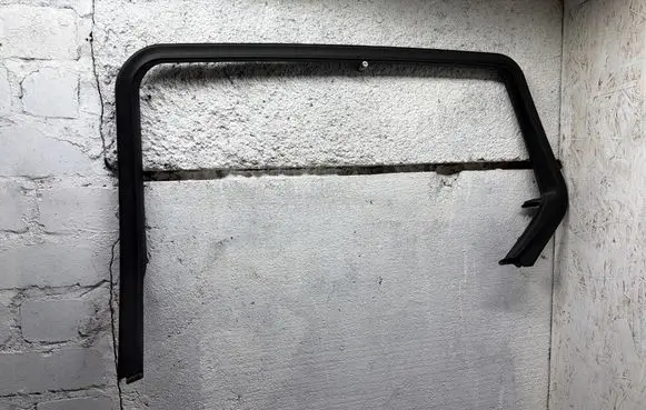 Opel Insignia A Rear door window/glass frame