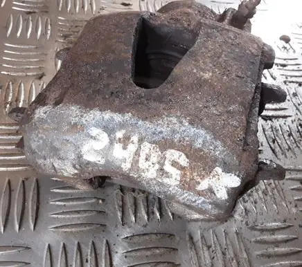Volkswagen Golf IV Front brake caliper 2495
