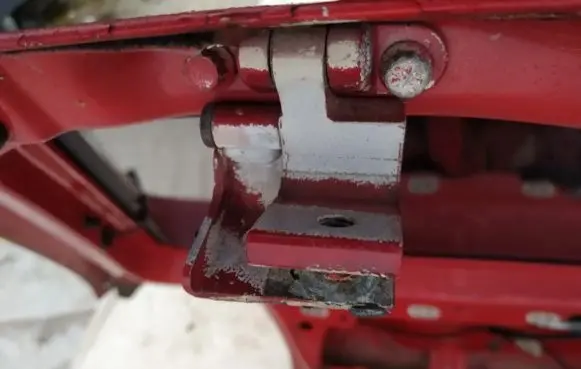 Volkswagen Golf III Tailgate/trunk/boot hinge