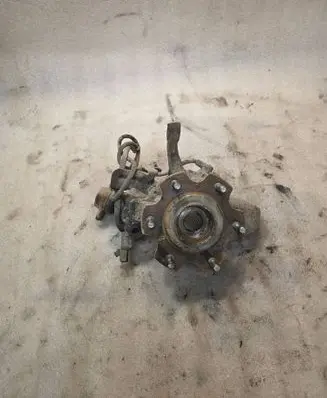 Mitsubishi Pajero Front wheel hub 