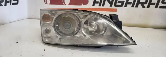 Ford Mondeo Mk III Headlight/headlamp 0301174272 1S7113005CH 02A00DC