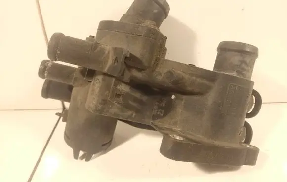 Thermostat/thermostat housing