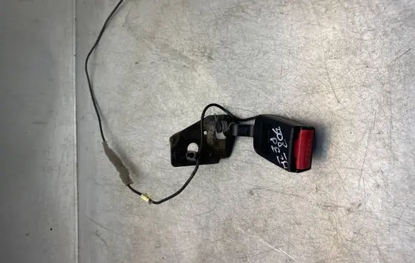 Peugeot 308 Front seatbelt buckle C8895E158 EA25483