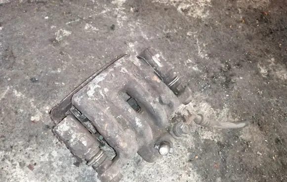 Chevrolet Captiva Rear brake caliper