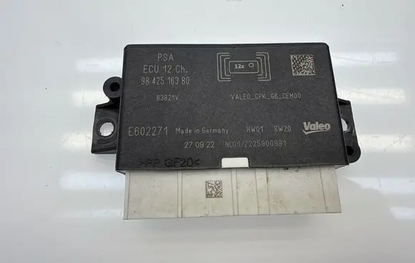 Opel Mokka B Parking PDC control unit/module 63821V