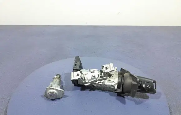 Skoda Fabia Mk3 (NJ) Ignition lock 1K0905851