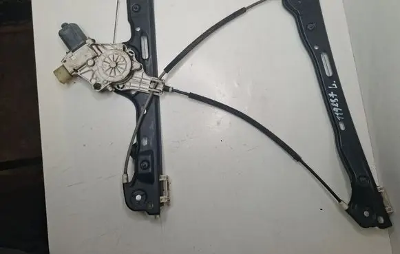 BMW 1 E81 E87 Front door window regulator with motor 7067795
