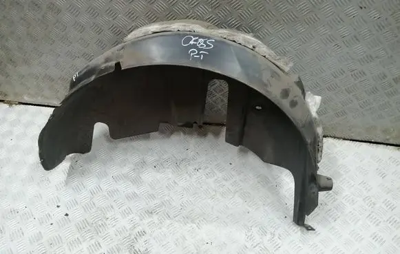 Rear arch fender liner splash guards