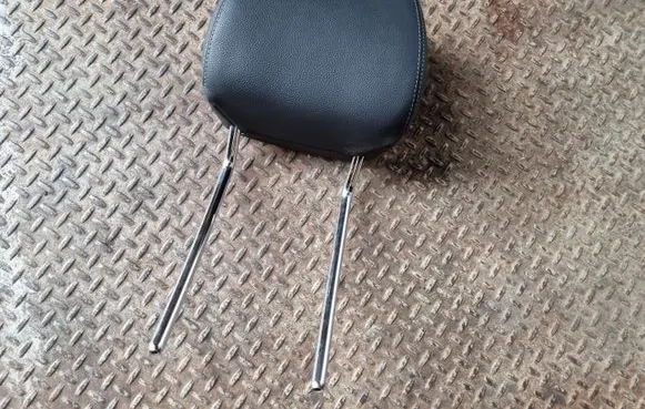 Mercedes-Benz A W176 Front seat headrest 
