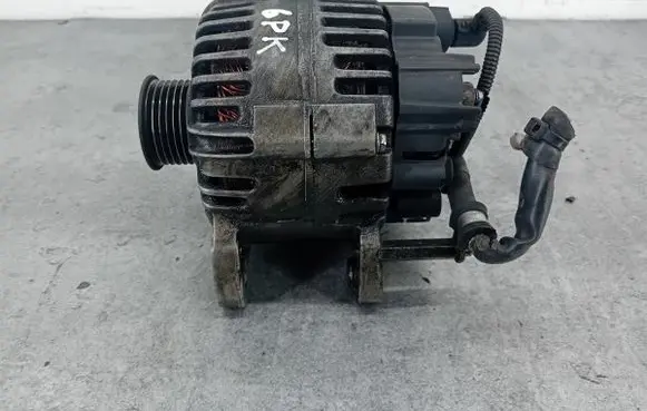 Volkswagen Golf Plus Generator/alternator 03C903023B