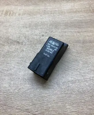 Ford C-MAX I Glow plug pre-heat relay 3M5T12A343AA