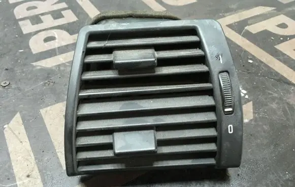 BMW X5 E53 Dashboard side air vent grill/cover trim