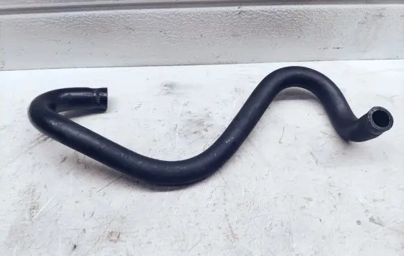 Volvo V70 Engine coolant pipe/hose 30740267