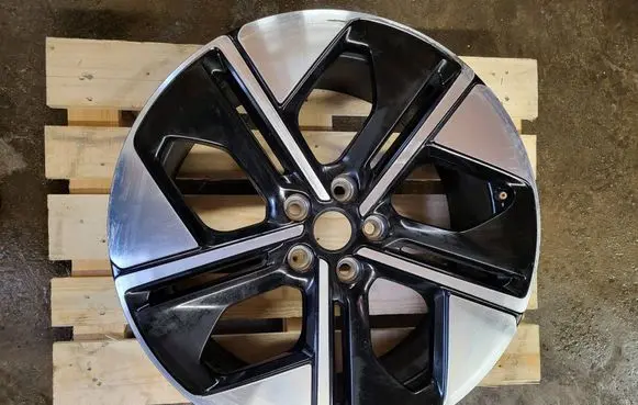 Smart #1 R19 alloy rim 8891960687