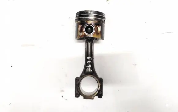 Volkswagen Golf V Piston with connecting rod