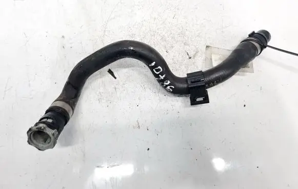 Engine coolant pipe/hose