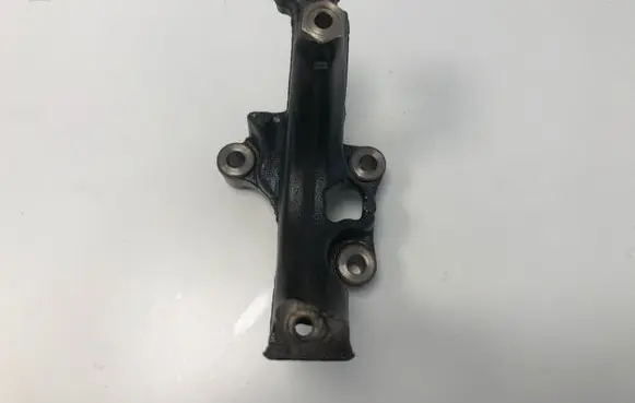 Volkswagen Tiguan Other engine bay part 04L425