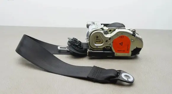 Audi Q7 4M Front seatbelt 4M0857706B