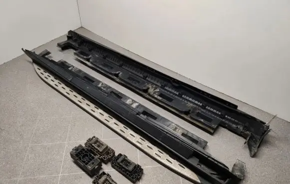 Mercedes-Benz ML W166 Sill supporting ledge A1666900110