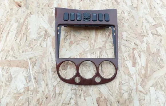 Mercedes-Benz A W168 Radio/GPS head unit trim A1688203610