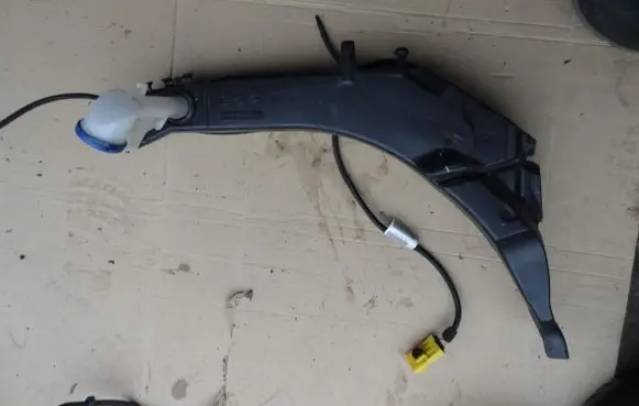 Peugeot 308 Windshield washer fluid reservoir/tank 9801927380 9806526980