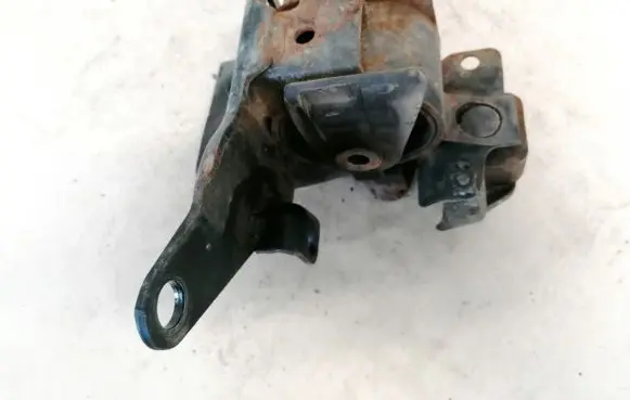 Toyota Corolla E120 E130 Engine mount bracket