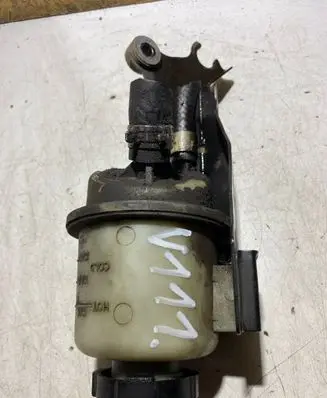 Nissan Pathfinder R51 Power steering fluid tank/reservoir