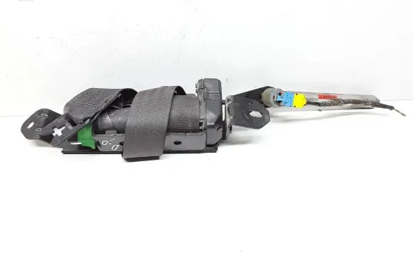 Volvo XC70 Front seatbelt