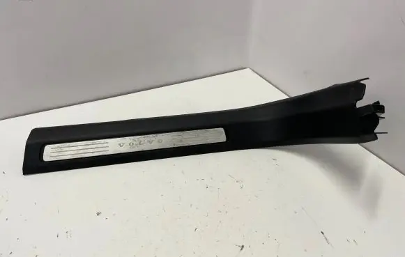 Volvo XC60 Front sill trim cover 31448015