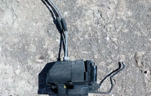 Hyundai i10 Rear door lock