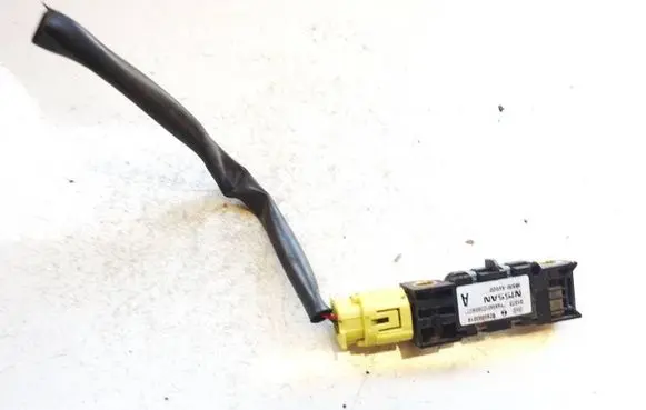 Nissan Primera Airbag deployment crash/impact sensor 0285003019 98830av600