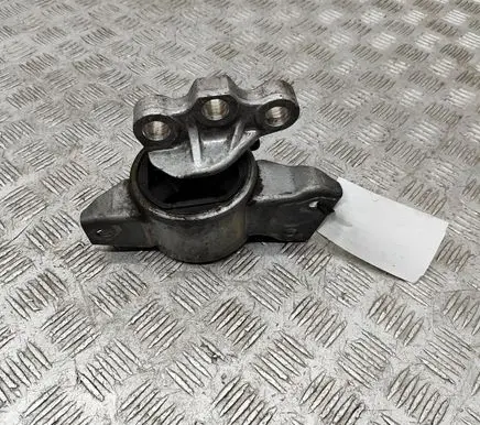 Fiat 500L Engine mount bracket 50508653