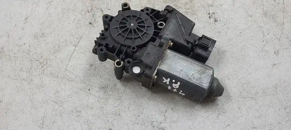 Audi A4 S4 B5 8D Front door window regulator motor 