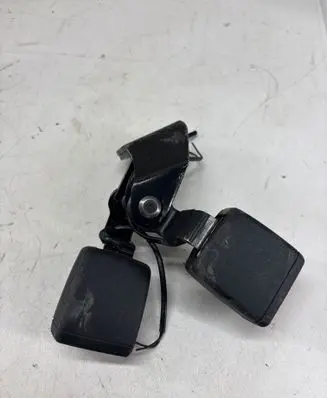 Front seatbelt buckle