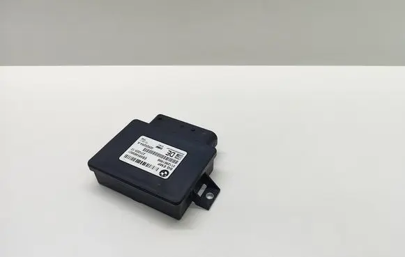 BMW 5 F10 F11 Hand brake control module 231220 23122010 68548560