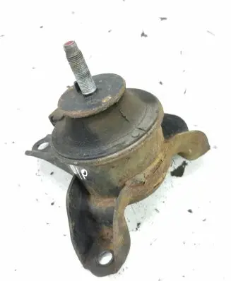 Hyundai Tucson JM Engine mount bracket