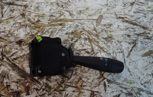 Dacia Dokker Other switches/knobs/shifts 681728631R