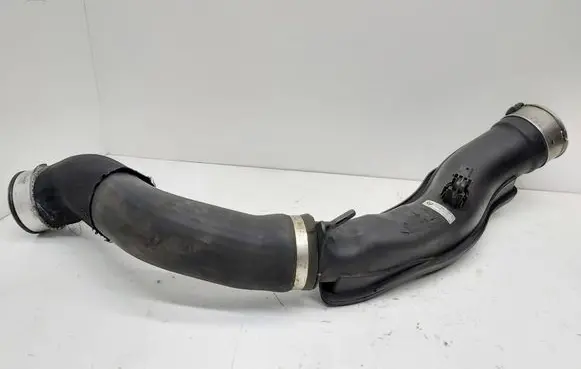 BMW X5 E70 Intercooler hose/pipe 7807986 11884414 L23758HA1210